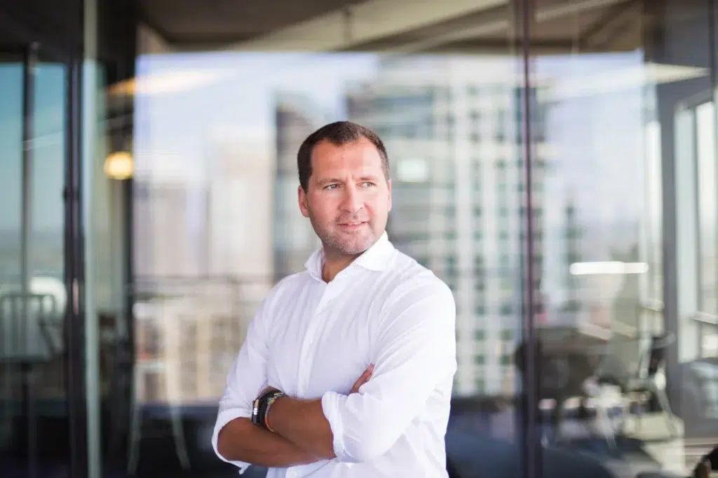 TAPAUS BADE lehdistokuva1 004